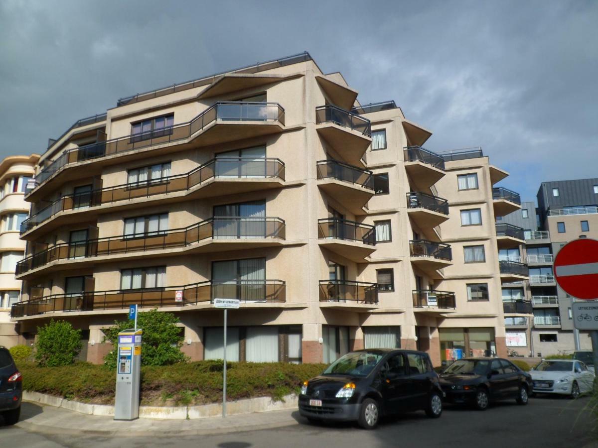 Appartement Residentie Amadeus Met Garage Sint-Idesbald Exterior photo